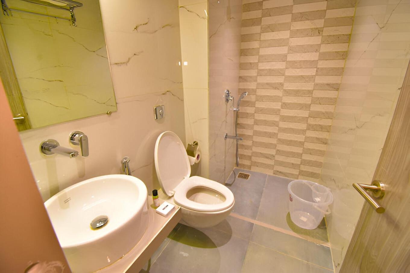 Glitz Hotels La Dahlia - Premium Thane Dış mekan fotoğraf