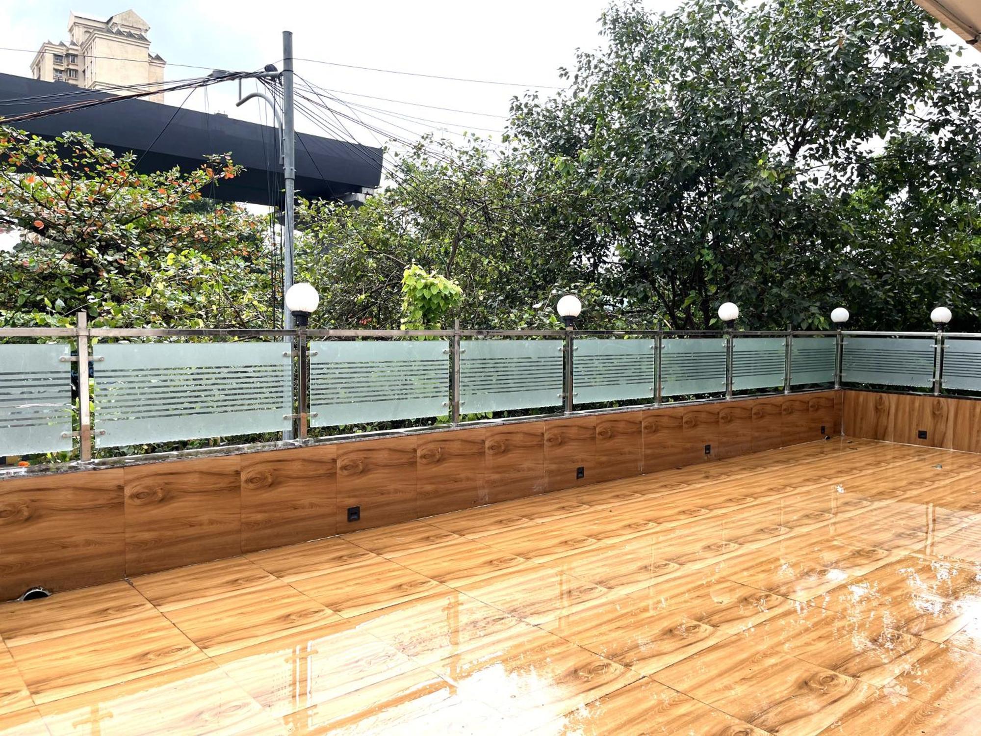 Glitz Hotels La Dahlia - Premium Thane Dış mekan fotoğraf